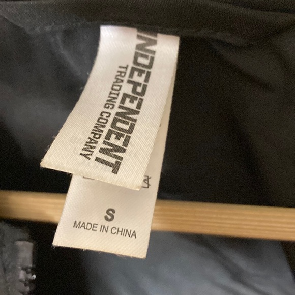 Black rock jacket - Picture 3 of 4